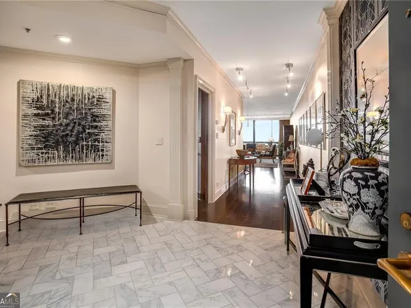 2660 Peachtree Rd NW APT 38E, Atlanta, GA 30305