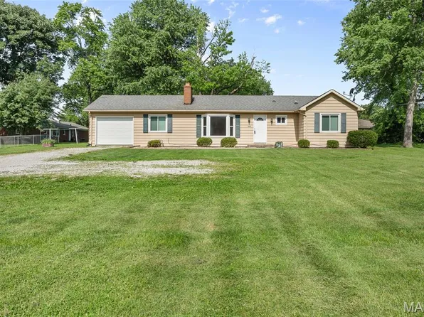 4715 S State Route 159, Glen Carbon, IL 62034