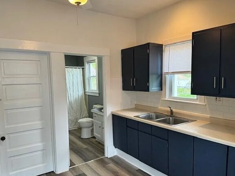 327 S Magnolia Ave — Photo 4