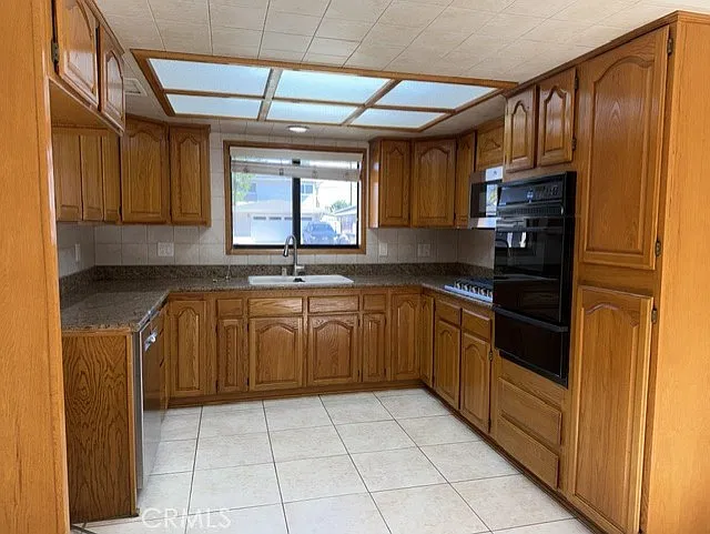 4 bed, 1590 sqft, $4,500 — Photo 2