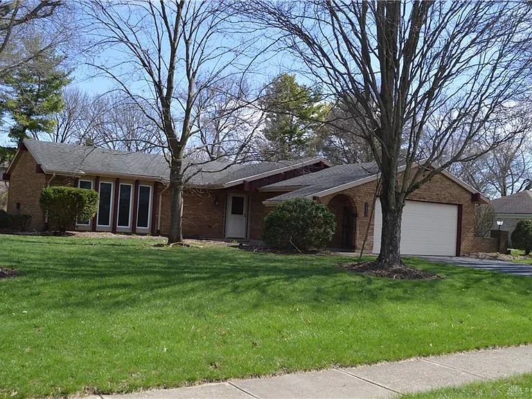 1280 Kentshire Dr — Photo 2