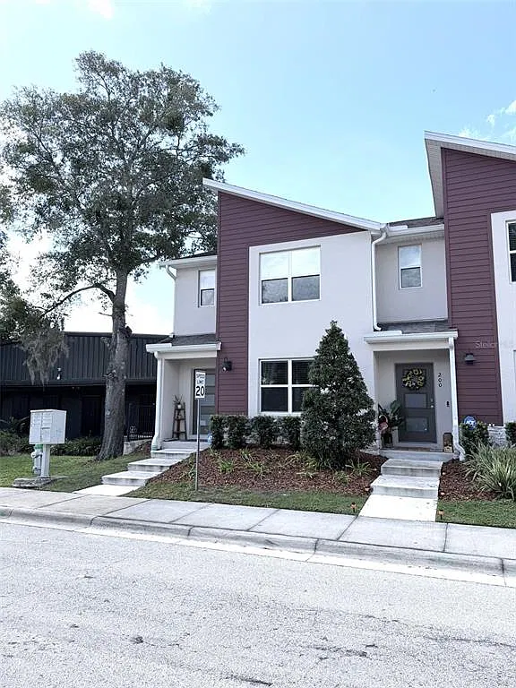 3 bed, 2.5 bath, 1488 sqft, $2,200 — Photo 1