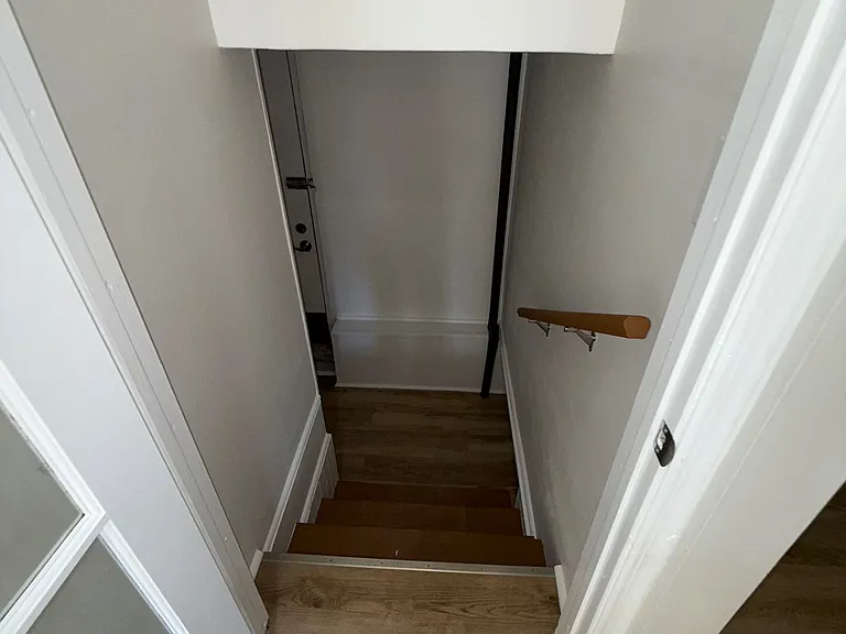 450 Rutherford Ave — Photo 3