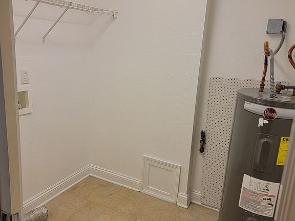 2nd image of 4050 Indigo Dr #1-205-1