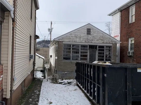 934 Vermont Ave, Glassport, PA 15045