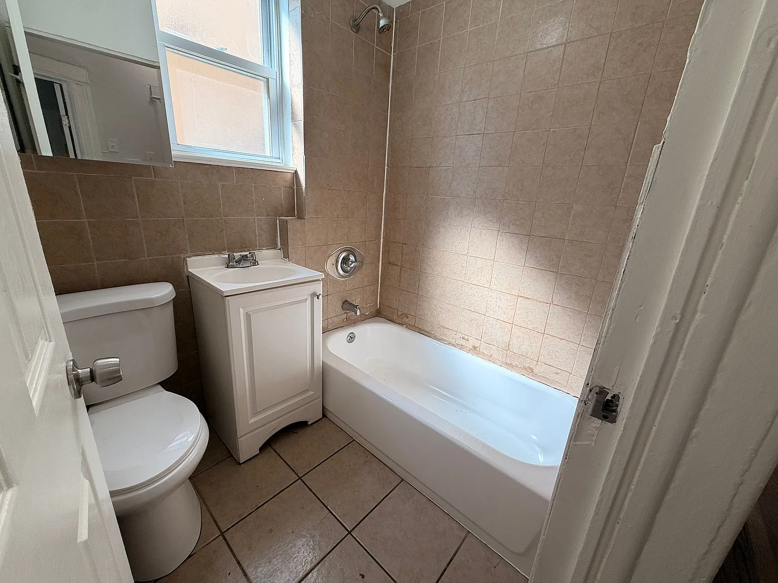 3 bed, $2,550 — Photo 3