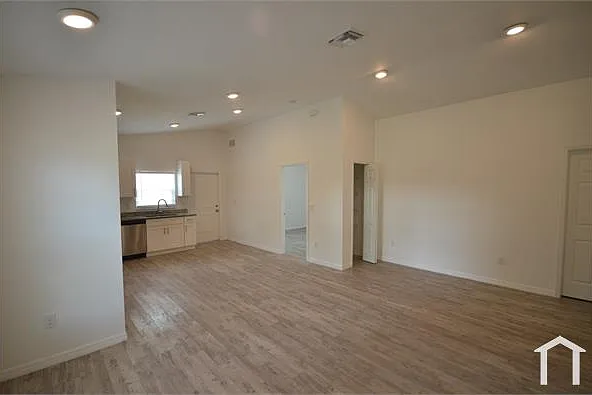 2225 Carver Ave — Photo 12