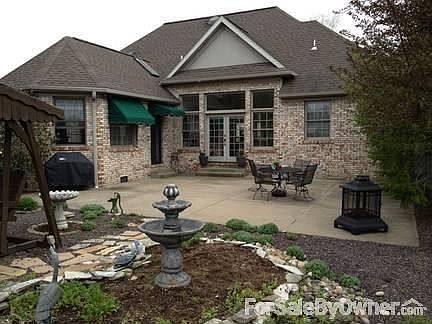 4th image of 5801 Whispering Hills Dr