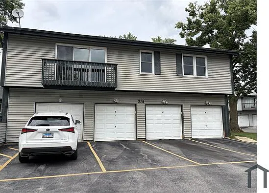 3 bed, 985 sqft, $2,600 — Photo 2