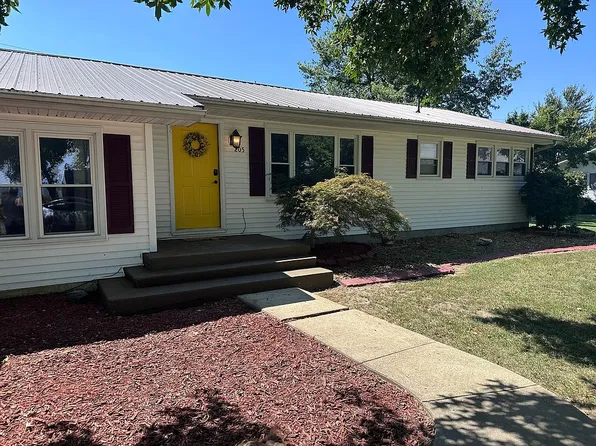 205 W Hoffman St, Irvington, IL 62848