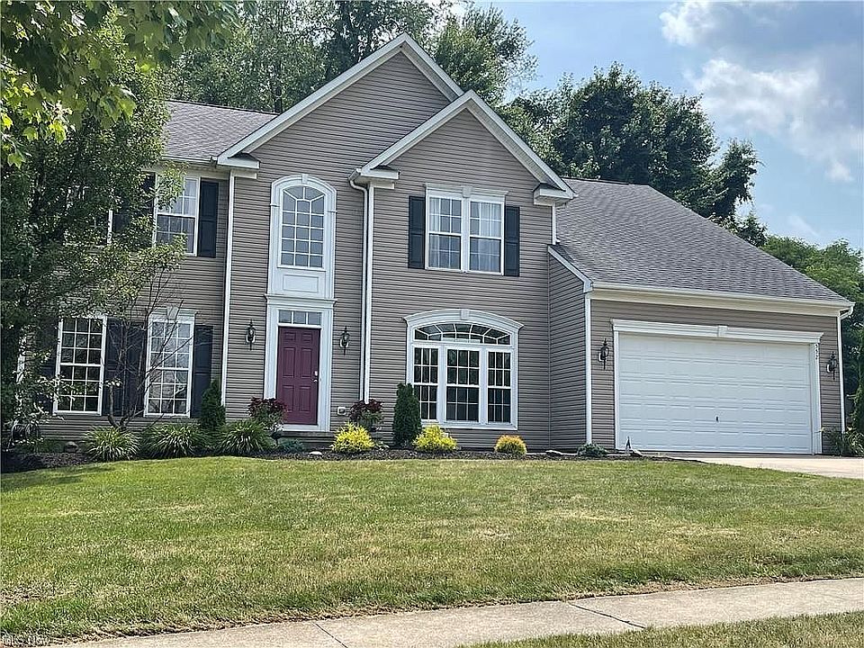 1st image of 552 Amberley Dr