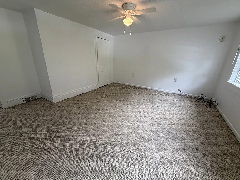 31 Maple St — Photo 7