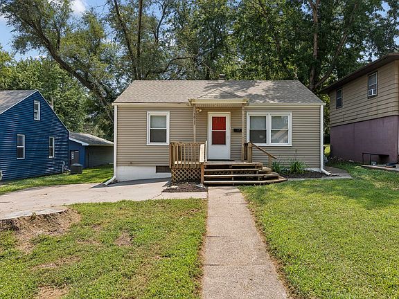 2nd image of 3915 Crown Point Ave