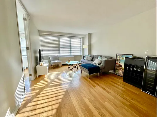 Rented by Daniel Gale Sotheby's International Realty | media 16