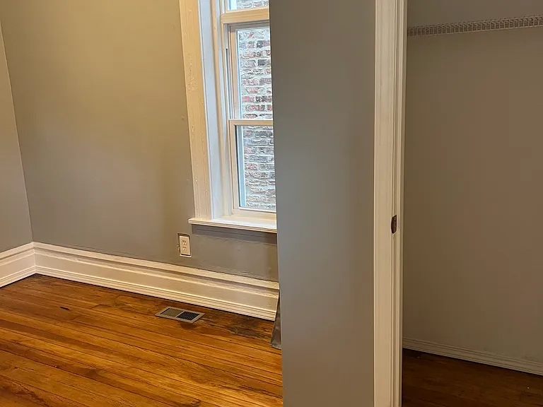 518 W 32nd St #3F — Photo 7