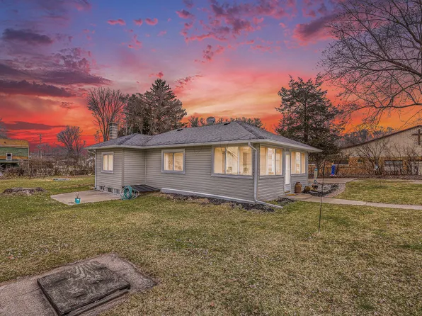 5741 Wealthy St, Newaygo, MI 49337