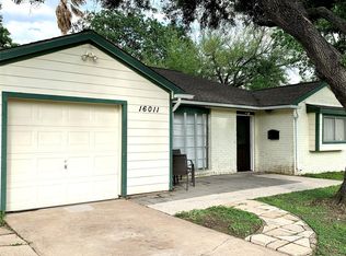 16011 Thunderbay Dr, Houston, TX 77062