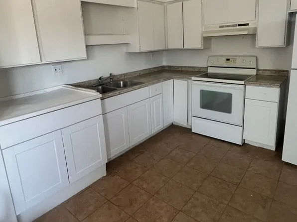 1141 W Dragoon Cir, Mesa, AZ 85210