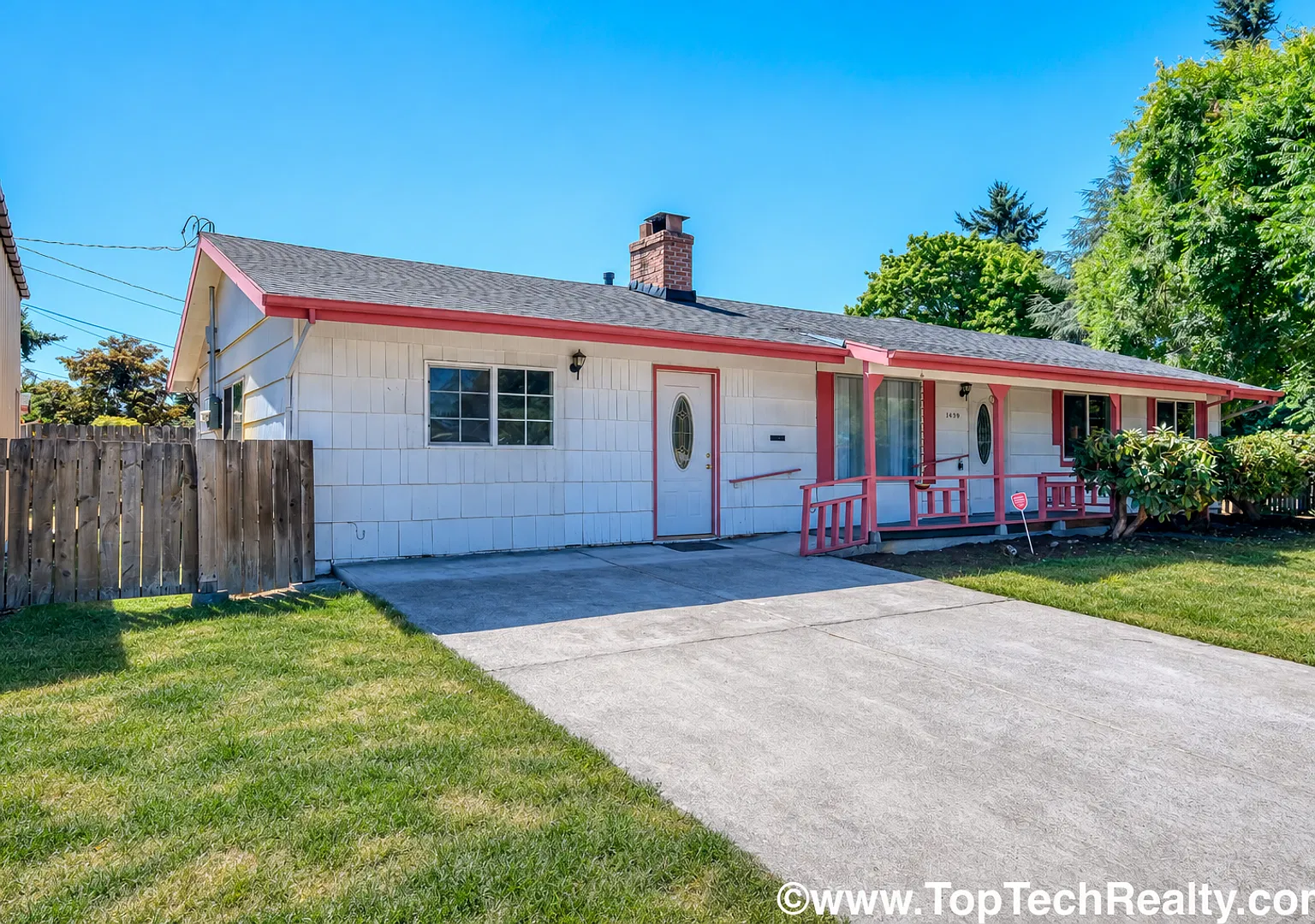 Spacious 7 BD | 3 Full BA | Single-Level Home | Large Yard | Quiet Beaverton Neighborhood | Great... — Photo 4