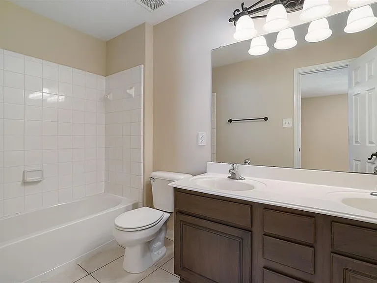 7211 Emerald Run Ln — Photo 30