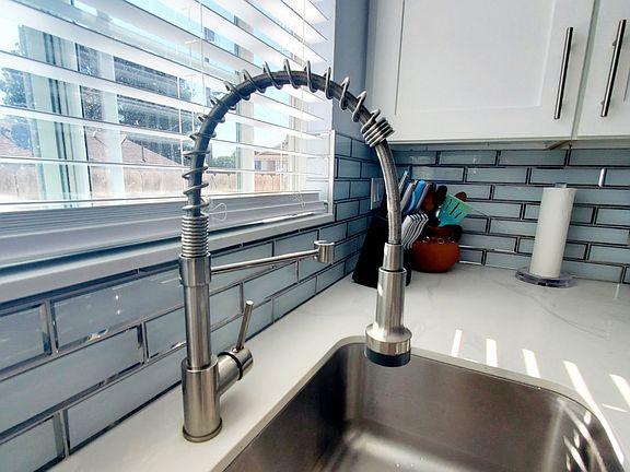 5th image of 5521 Blueridge St #5