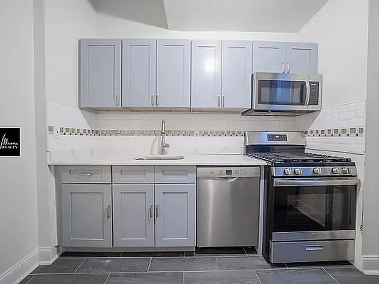 853 Putnam Ave #1 — Photo 16