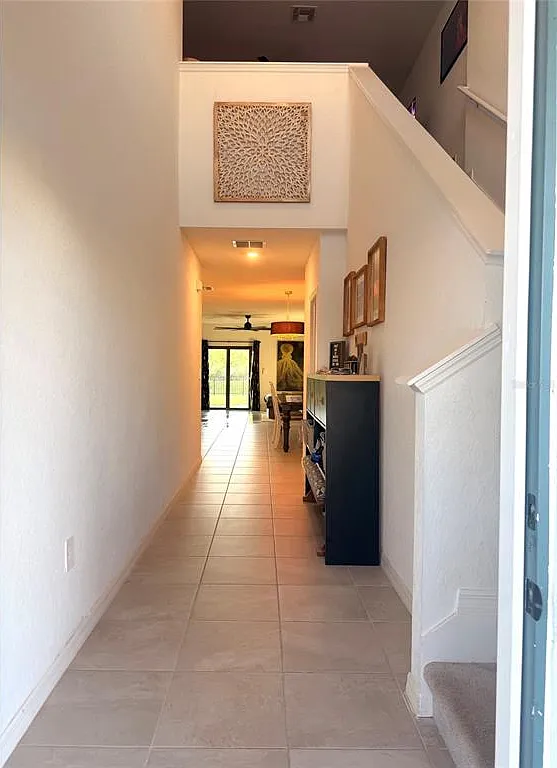 5 bed, 2.5 bath, 2533 sqft, $4,500 — Photo 2