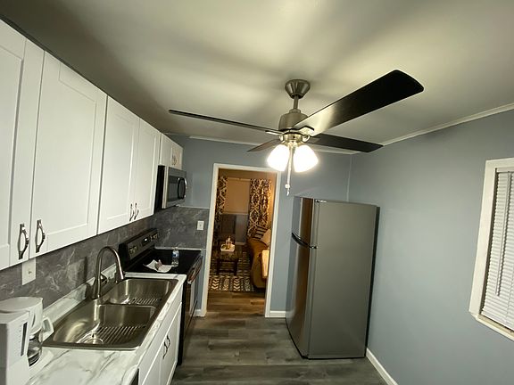 4th image of 1440 Delaware Ave