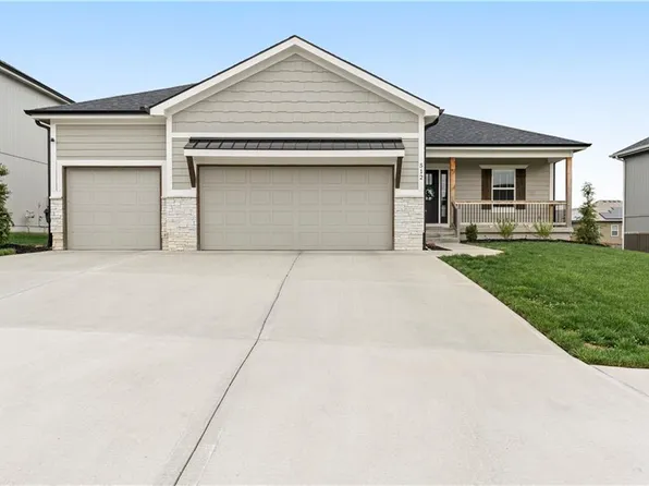512 SW Meadowood Dr, Grain Valley, MO 64029