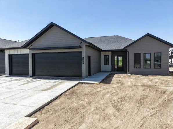 2428 Dutton Cir SE, Mandan, ND 58554