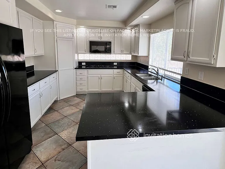 280 Plaza Carmelina Ct — Photo 6