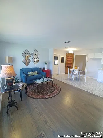 3 bed, 1.0 bath, 1205 sqft, $1,695 — Photo 3