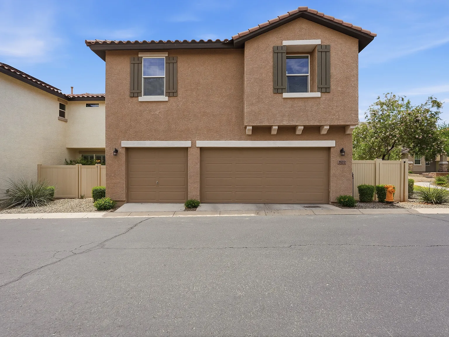 4 bed, 2.5 bath, 2622 sqft, $2,495 — Photo 2
