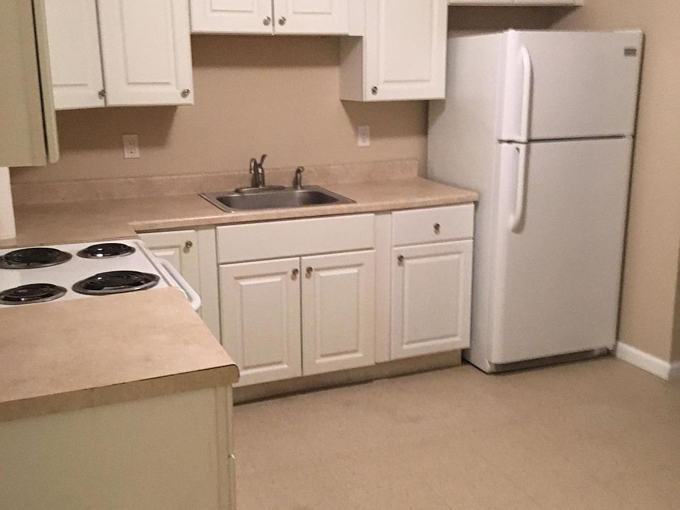 1st image of 2 Badminton Ct APT 3