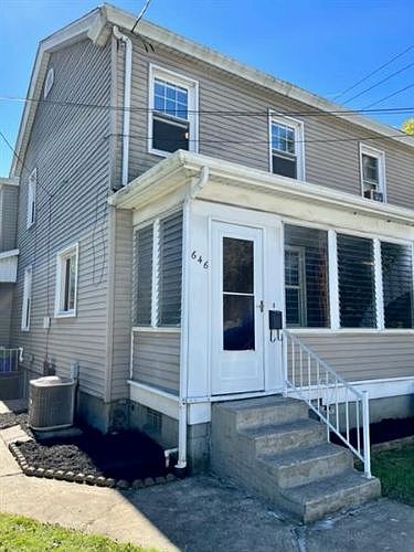 1st image of 646 S 6th St