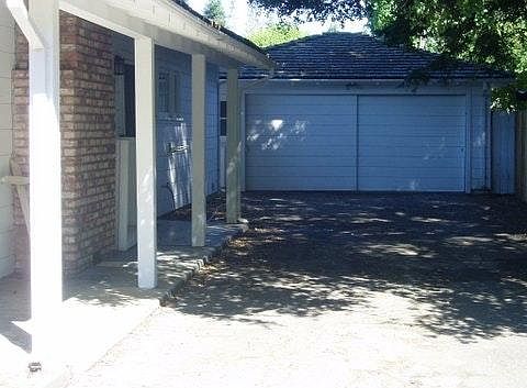3rd image of 602 San Benito Ave