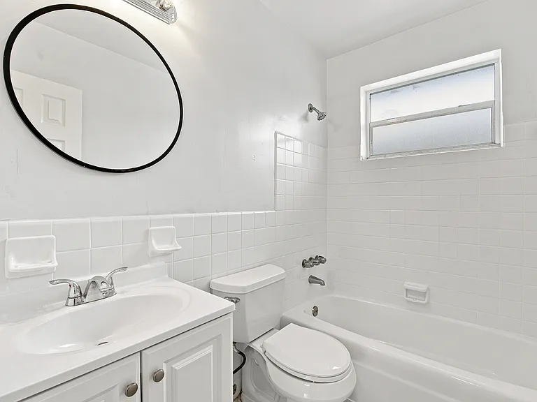 7211 Venetian St #2 — Photo 5