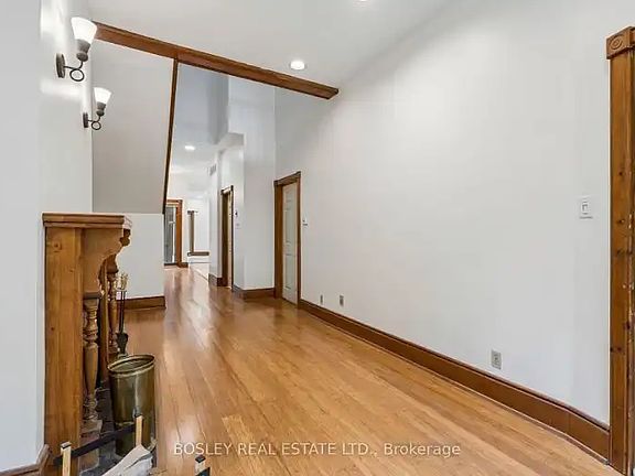 3rd image of 297 Sumach St #1