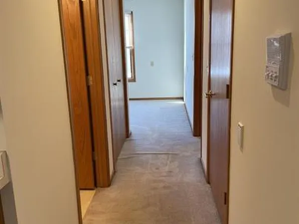 175 Liberty Ln, Sycamore, IL 60178
