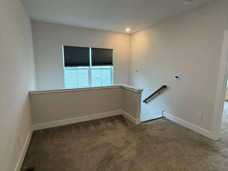 704 Peony Ln — Photo 14