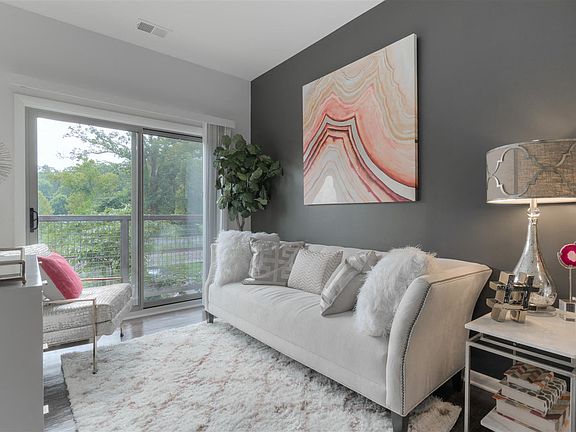 4th image of 16 Old Woods Ave #409