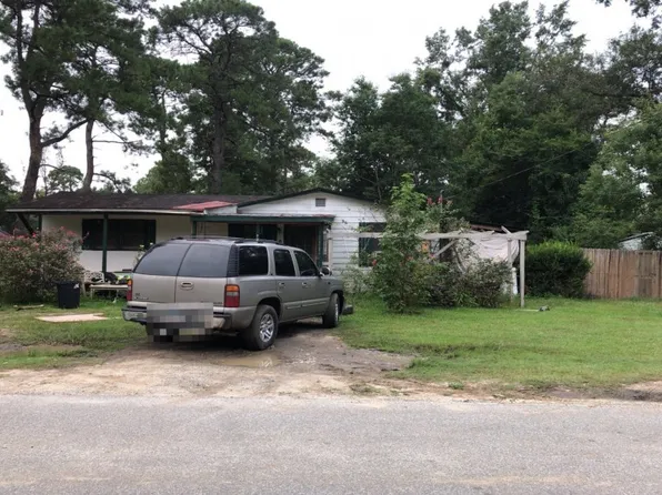 507 E Cregor St, Bloomingdale, GA 31302