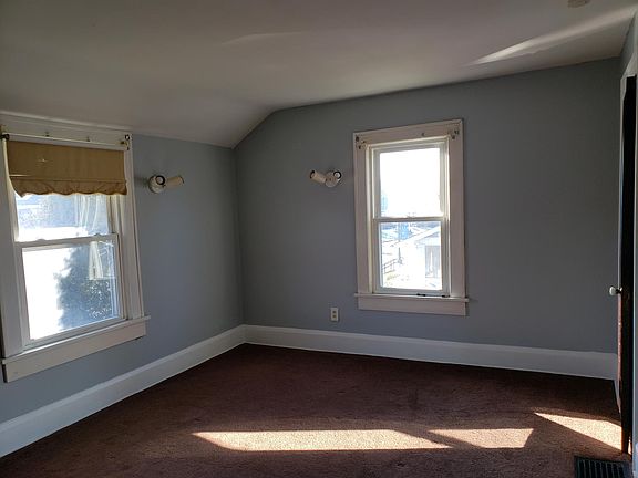 5th image of 1339 12th St NW