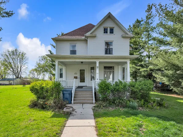 714 Sheridan St, Chenoa, IL 61726