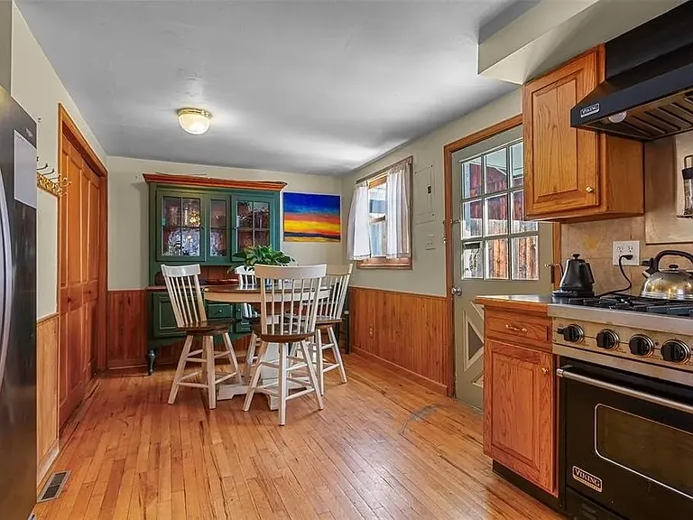 110 S Harris St — Photo 3