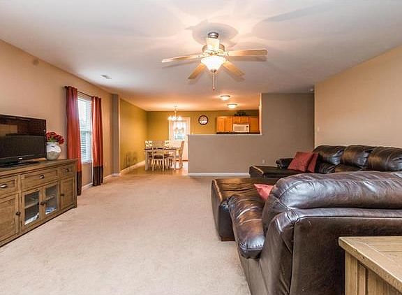 Large, open floor plan that is great for hosting.