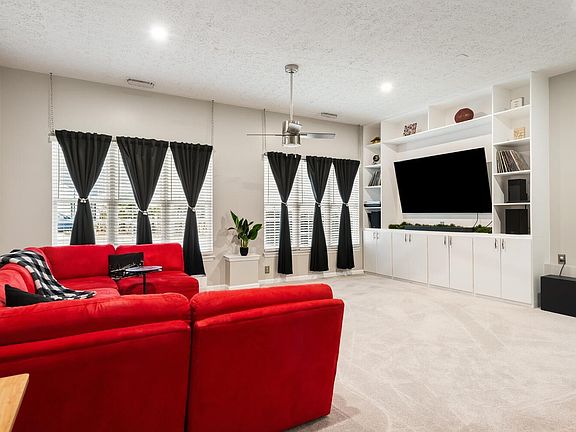 5th image of 6900 Glenroy Ct