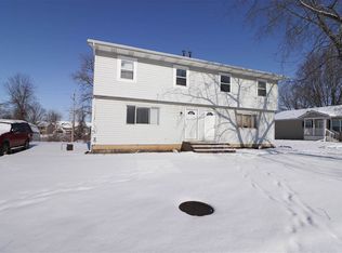 6322 Appomattox Rd, Davenport, IA 52806