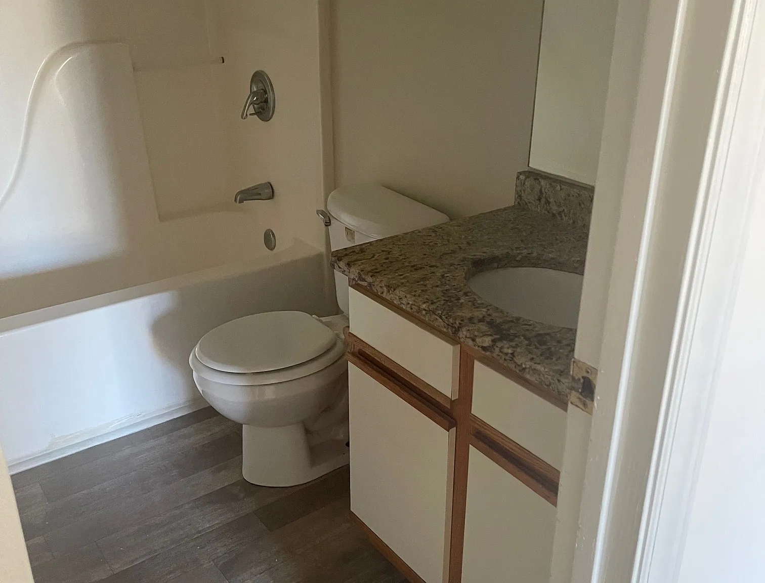2 bed, 900 sqft, $975 — Photo 1