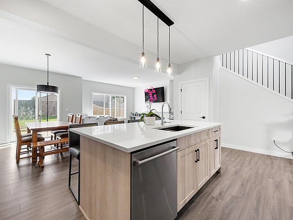 5th image of 61 Penn Pl